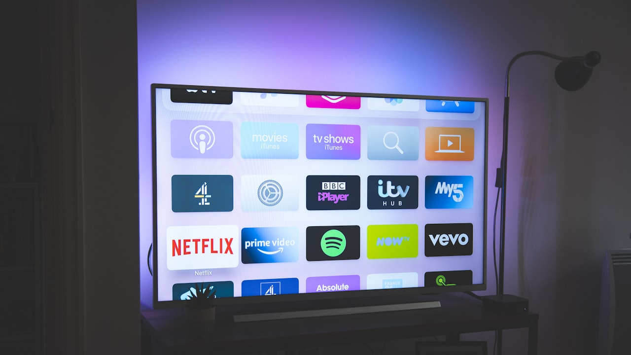 TV ekranında kuyumcu fiyat panosu